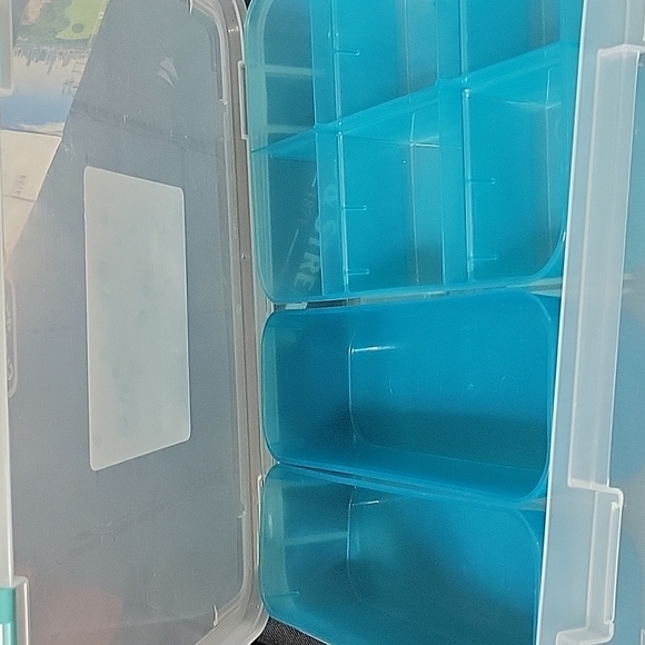Sterilite Divided Container Case, removable compartments, snap lid NEW - Picture 6 of 6